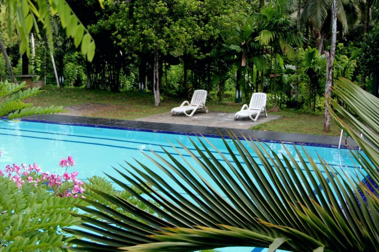 Randiyaepiliyagoda Resort Avissawella Exterior photo